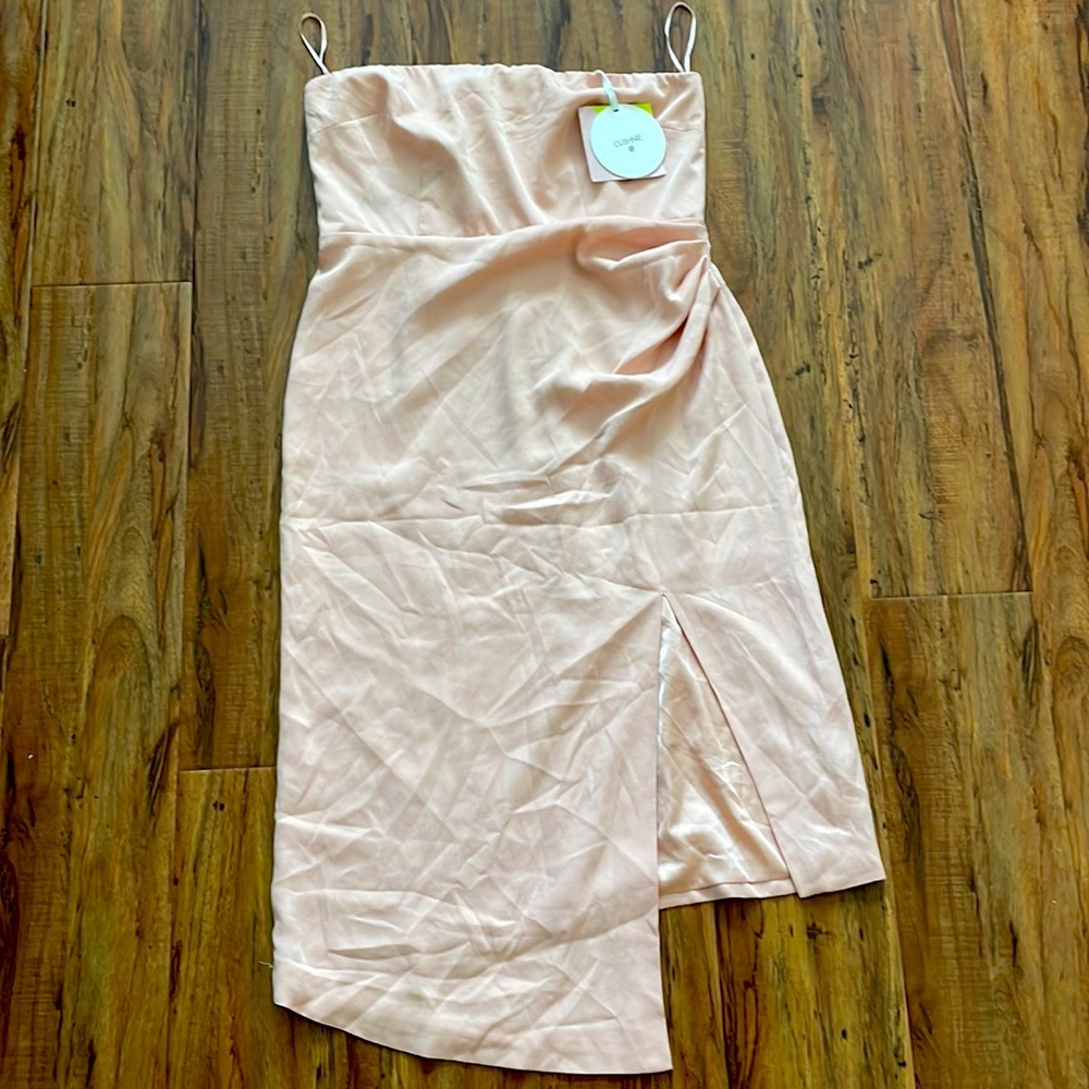 ✨NWT✨ Peach strapless dress w/ asymmetrical hem